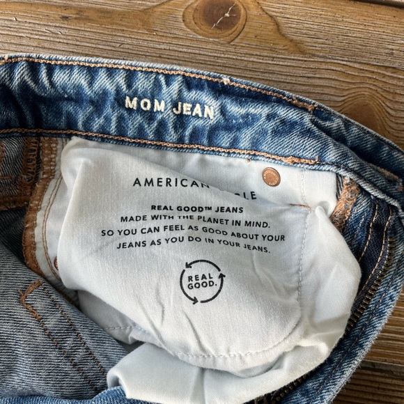 NEW American Eagle X-Long Mom Jean Size 4 Medium Wash - Picture 5 of 5